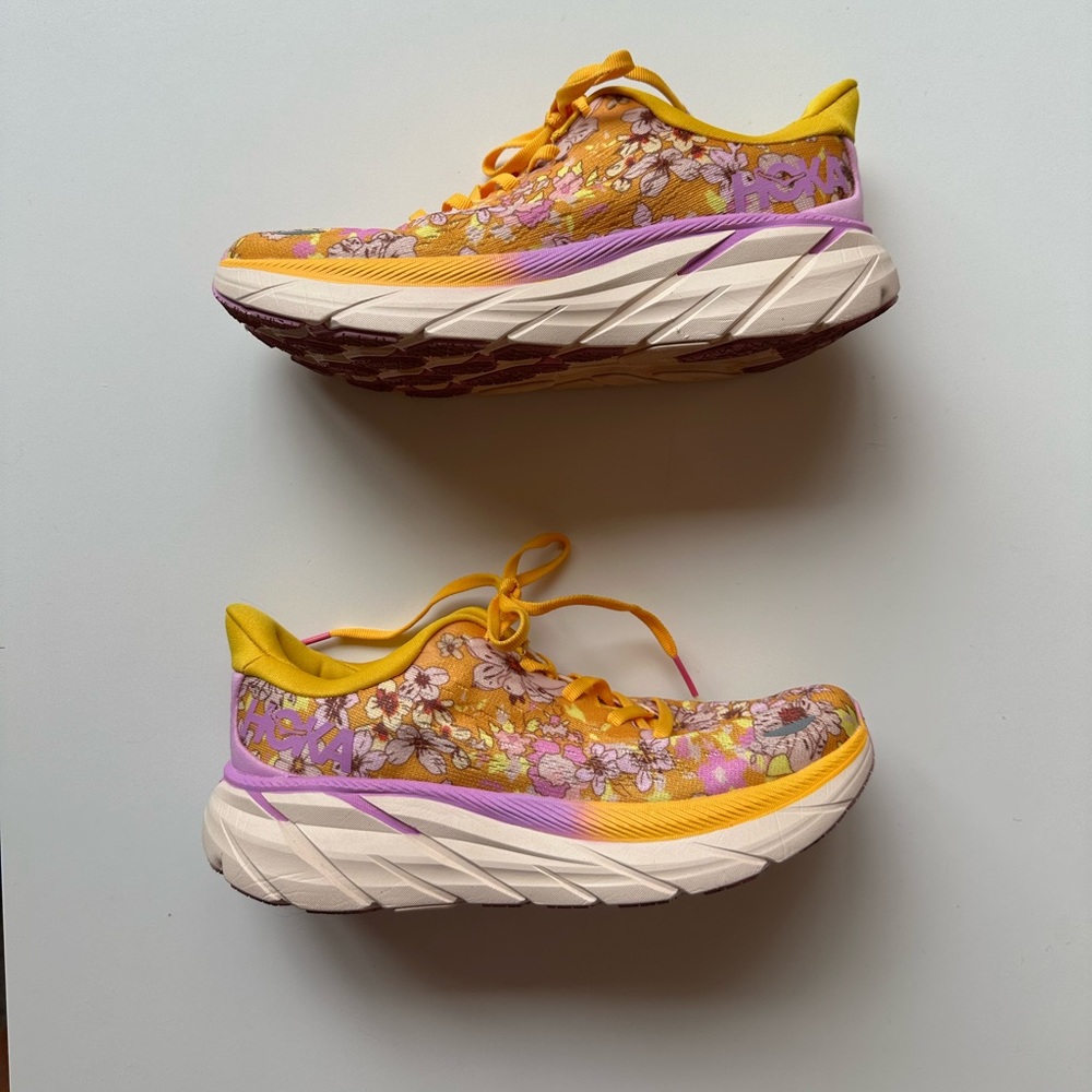 Hoka FP Movement Free People Clifton 8 Golden Coast Floral Motif 7 7D
